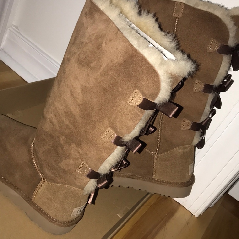 Tall Bailey Bow Uggs - Picture 7 of 8